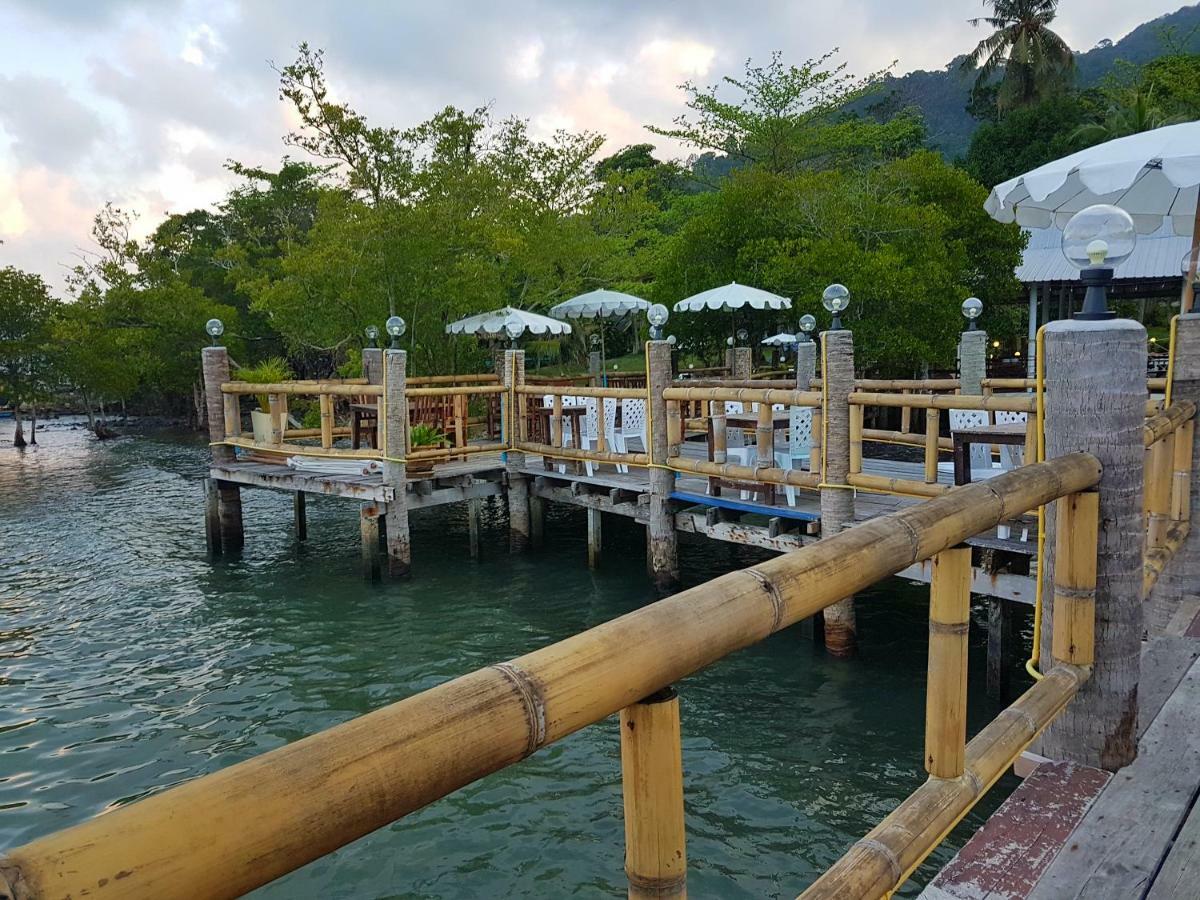 ฺ湾码头小屋旅馆 象岛 外观 照片