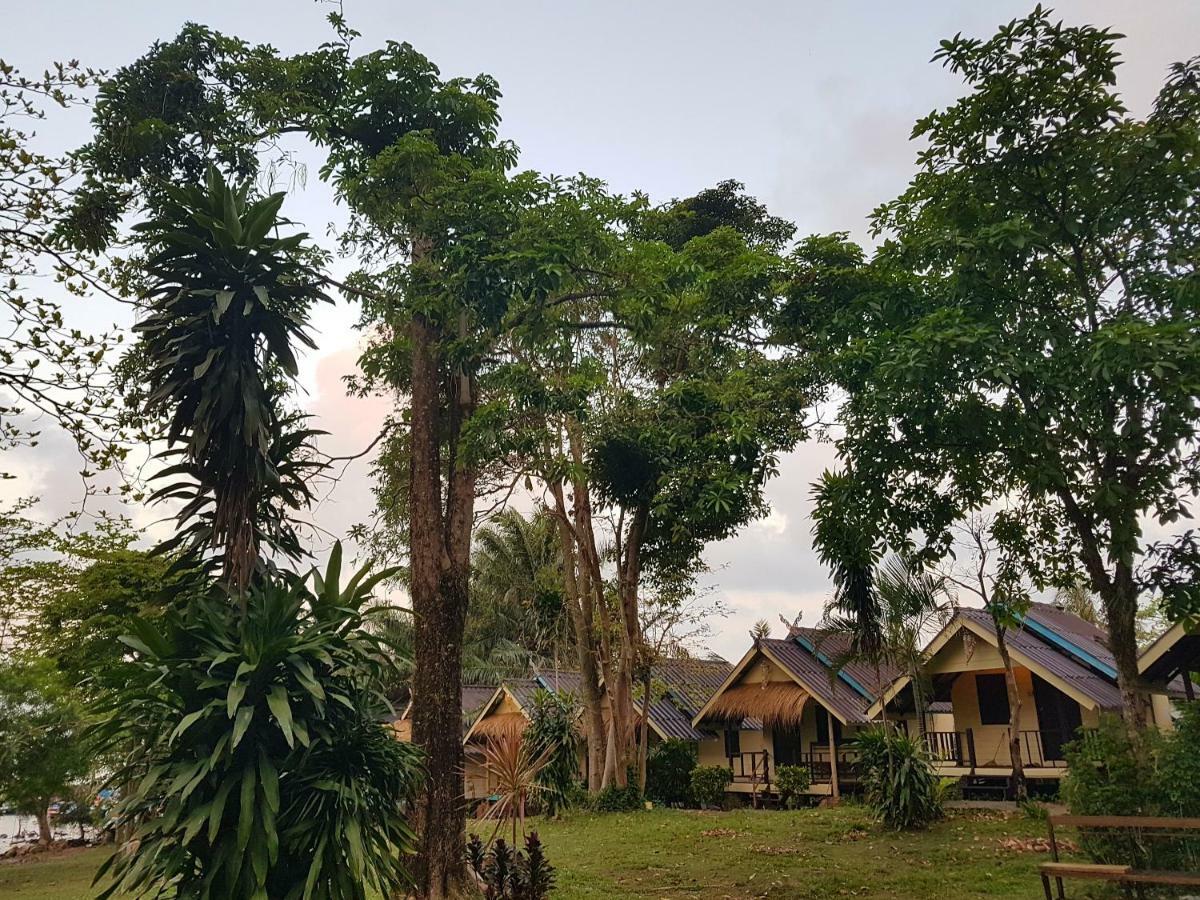 ฺ湾码头小屋旅馆 象岛 外观 照片
