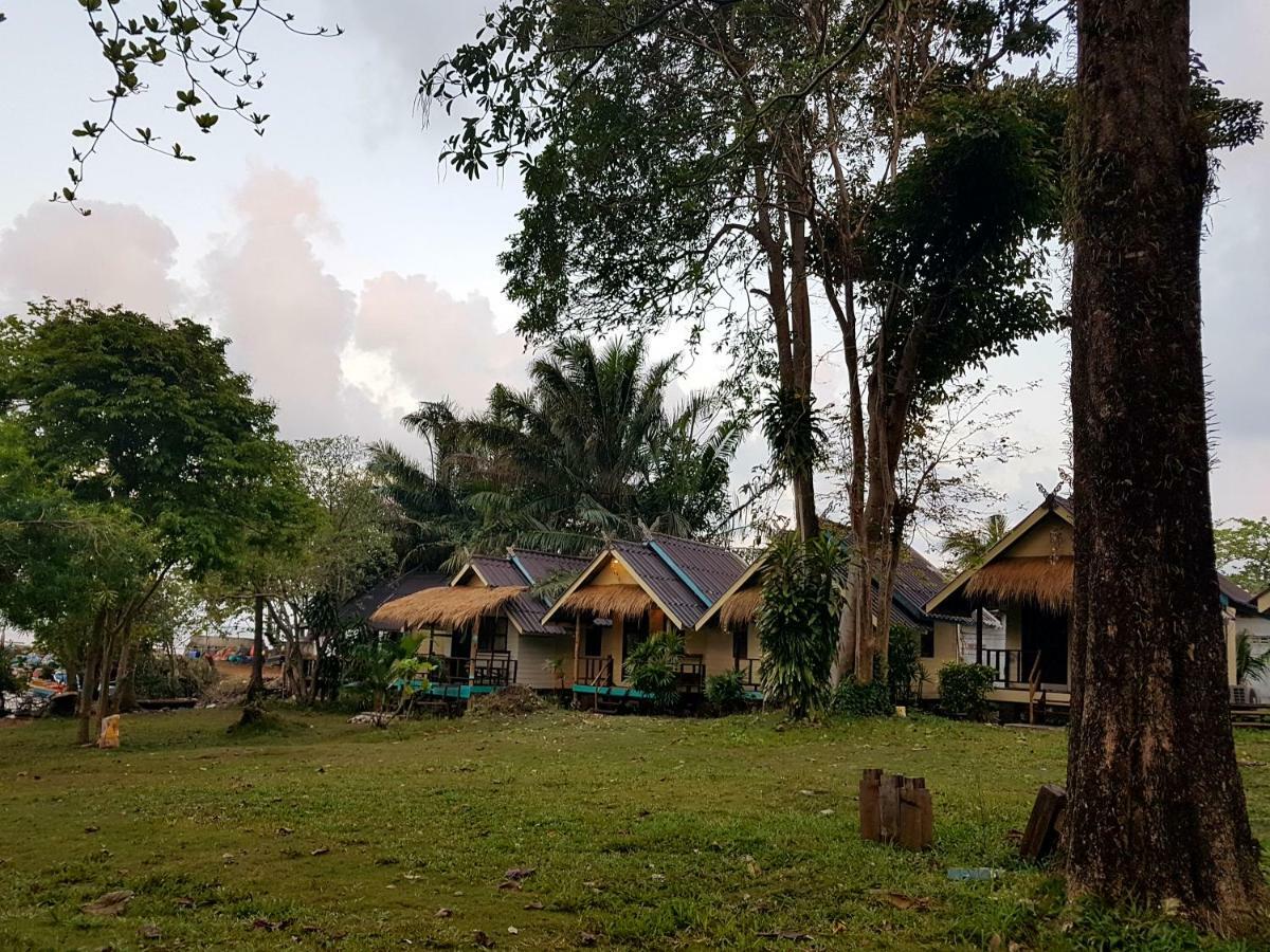 ฺ湾码头小屋旅馆 象岛 外观 照片