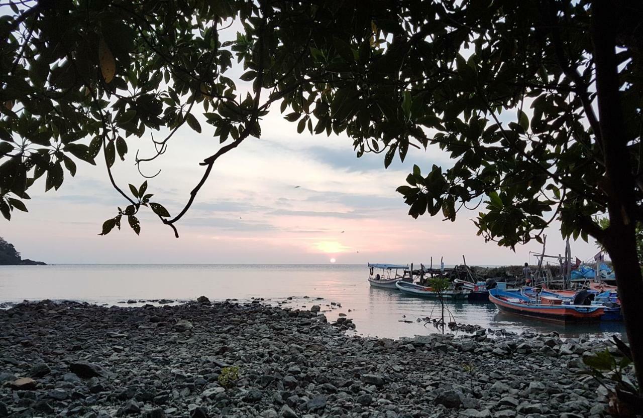 ฺ湾码头小屋旅馆 象岛 外观 照片